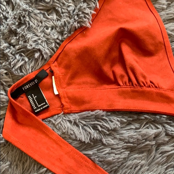 Forever 21 velvet tie crop - Picture 2 of 2